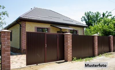 Einfamilienhaus mit Garage/Schuppen - provisionsfrei